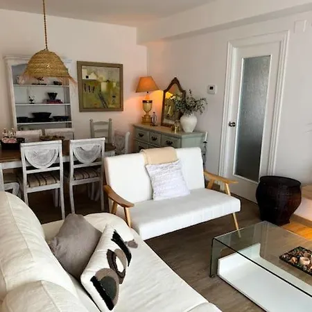 Increible Piso A Pocos Metros Del Mar Con Piscina *